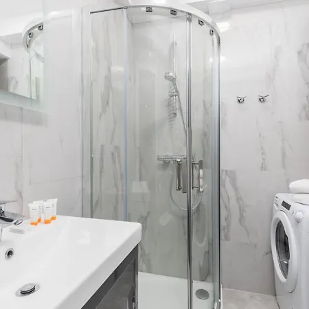 Two-bedroom By Renters Apartment *