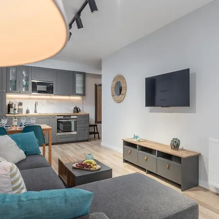 Two-bedroom By Renters アパート