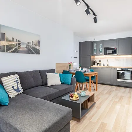 Two-bedroom By Renters アパート